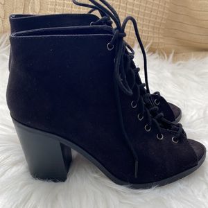 SODA Faux Suede Lace Up Peep Toe Block Heel Booties 5.5